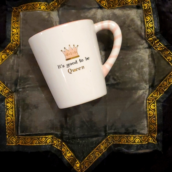 💝 It's Good To Be Queen - Picture 3 of 5